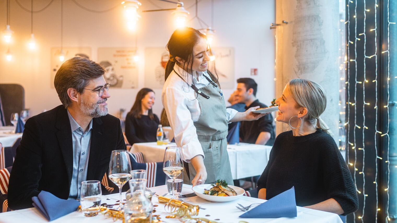 Kellner/Servicekraft (m/w/d)  - Stellenausschreibung